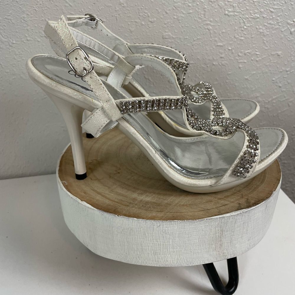 NIB Deb Bedazzled Rhinestone Strappy Heels Size 8